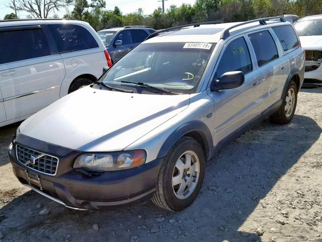 YV1SZ58D611007723 - 2001 VOLVO V70 XC SILVER photo 2