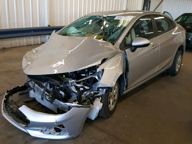 1G1BJ5SMXK7105795 - 2019 CHEVROLET CRUZE SILVER photo 2