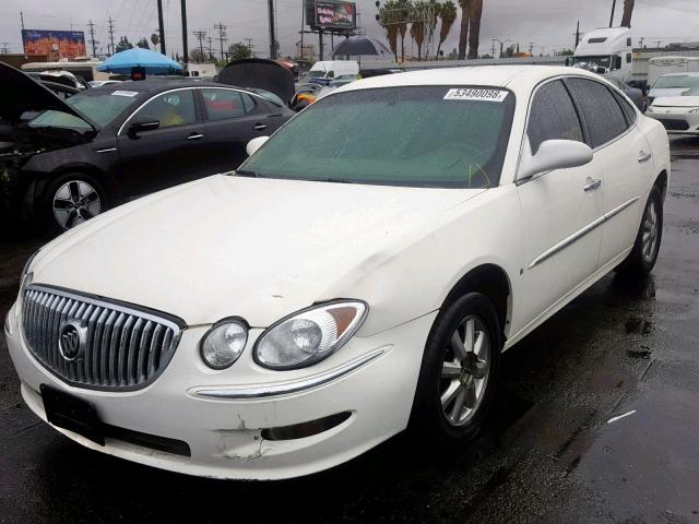 2G4WD582681137425 - 2008 BUICK LACROSSE C WHITE photo 2