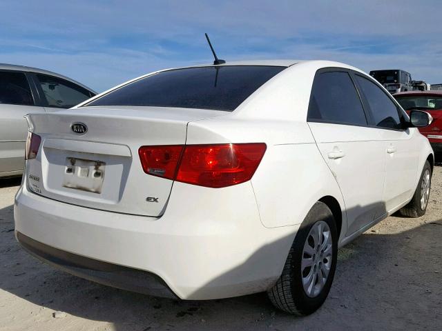 KNAFU4A28A5072068 - 2010 KIA FORTE EX WHITE photo 4