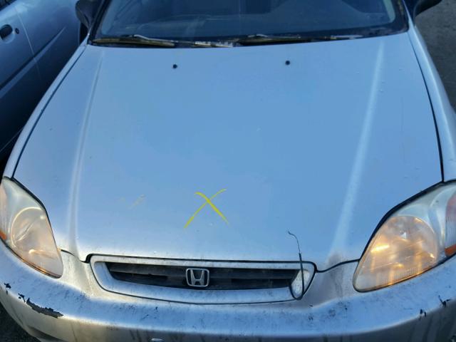 2HGEJ6325WH012704 - 1998 HONDA CIVIC CX SILVER photo 7