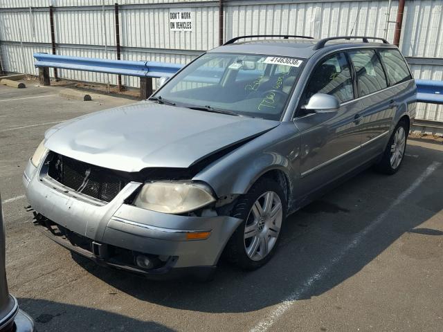 WVWWU63B75E135985 - 2005 VOLKSWAGEN PASSAT GLX GREEN photo 2