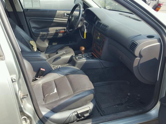 WVWWU63B75E135985 - 2005 VOLKSWAGEN PASSAT GLX GREEN photo 5