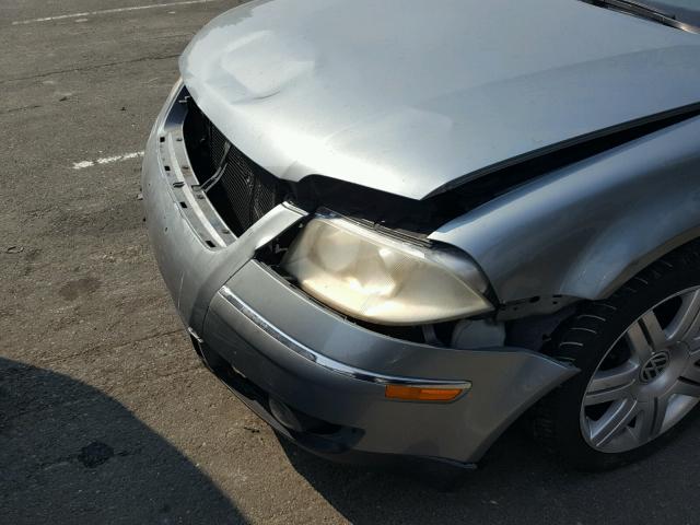 WVWWU63B75E135985 - 2005 VOLKSWAGEN PASSAT GLX GREEN photo 9