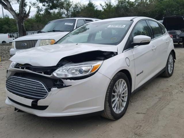 1FADP3R45DL231376 - 2013 FORD FOCUS BEV WHITE photo 2