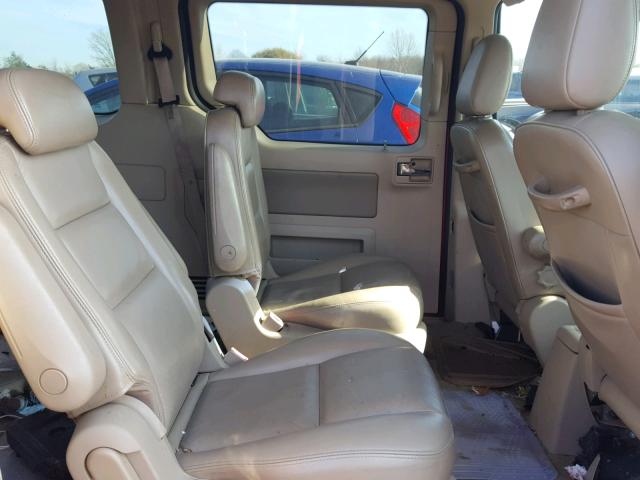 2FMDA58214BA99025 - 2004 FORD FREESTAR L RED photo 6