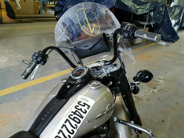 1HD1YAJ18JC027827 - 2018 HARLEY-DAVIDSON FLHC HERIT TAN photo 5