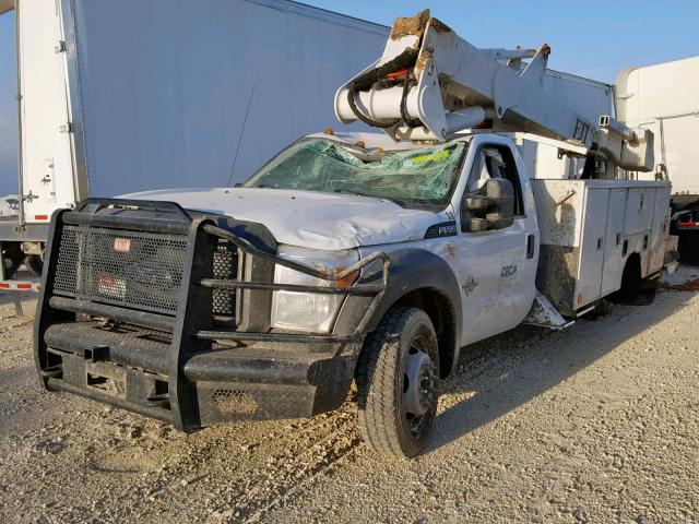 1FDUF5HTXGEC62080 - 2016 FORD F550 SUPER WHITE photo 2