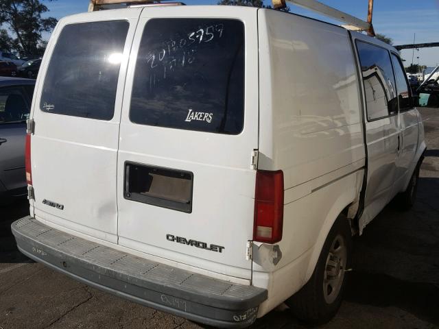 1GCDM19X35B112928 - 2005 CHEVROLET ASTRO WHITE photo 4