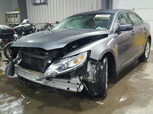 1FAHP2EW6CG133497 - 2012 FORD TAURUS SEL GRAY photo 2