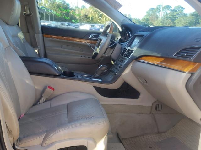 2LMHJ5FR5ABJ22730 - 2010 LINCOLN MKT BLUE photo 5