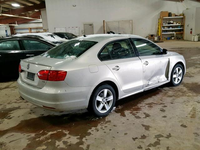 3VWLL7AJ8BM089639 - 2011 VOLKSWAGEN JETTA TDI SILVER photo 4