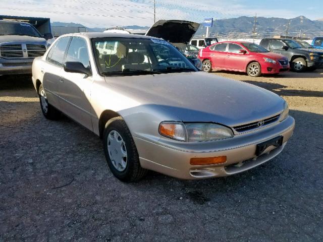 JT2BG12K6T0383481 - 1996 TOYOTA CAMRY DX BEIGE photo 1