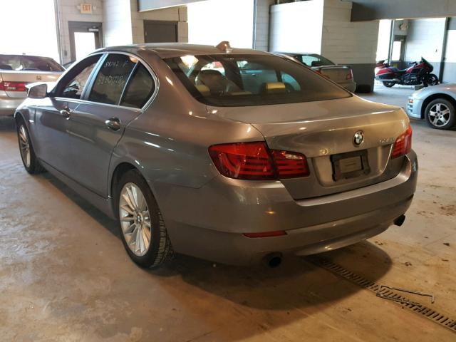 WBAFR7C57BC267666 - 2011 BMW 535 I GRAY photo 3