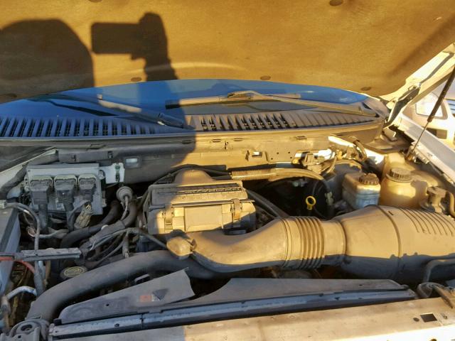 5LMFU28565LJ14447 - 2005 LINCOLN NAVIGATOR Ақ фото 7