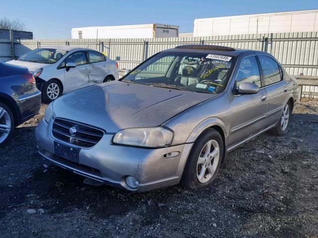 JN1CA31A21T310916 - 2001 NISSAN MAXIMA GXE SILVER photo 2