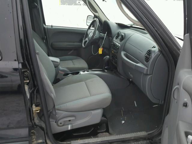 1J4GL38K16W218946 - 2006 JEEP LIBERTY RE BLACK photo 5