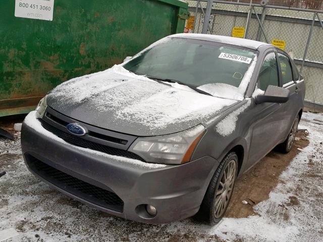 1FAHP3GN9AW235745 - 2010 FORD FOCUS SES GRAY photo 2