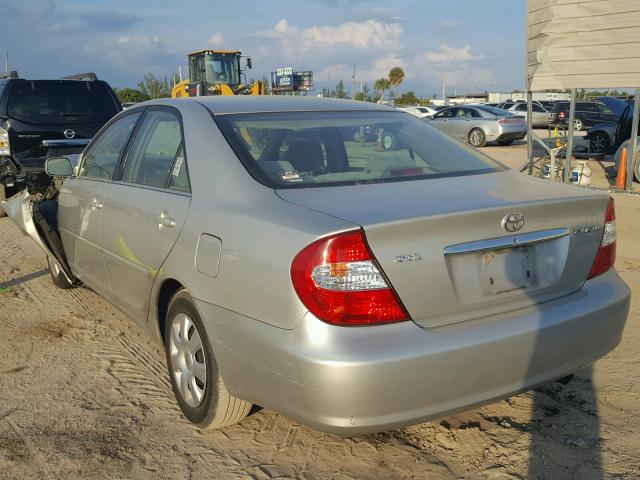 4T1BE32KX3U130564 - 2003 TOYOTA CAMRY LE/X SILVER photo 3
