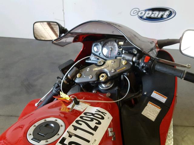 JS1GW71A742105426 - 2004 SUZUKI GSX1300 R RED photo 5