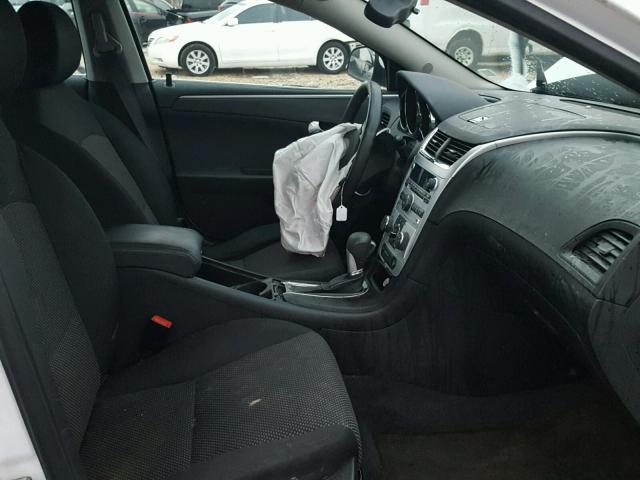 1G1ZC5E07CF109411 - 2012 CHEVROLET MALIBU 1LT WHITE photo 5