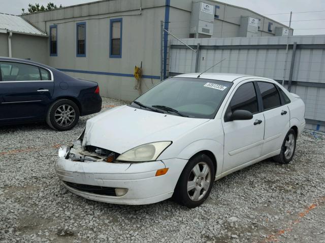 1FAFP38332W291041 - 2002 FORD FOCUS ZTS WHITE photo 2