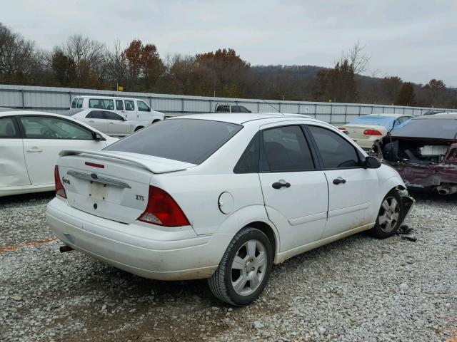 1FAFP38332W291041 - 2002 FORD FOCUS ZTS WHITE photo 4