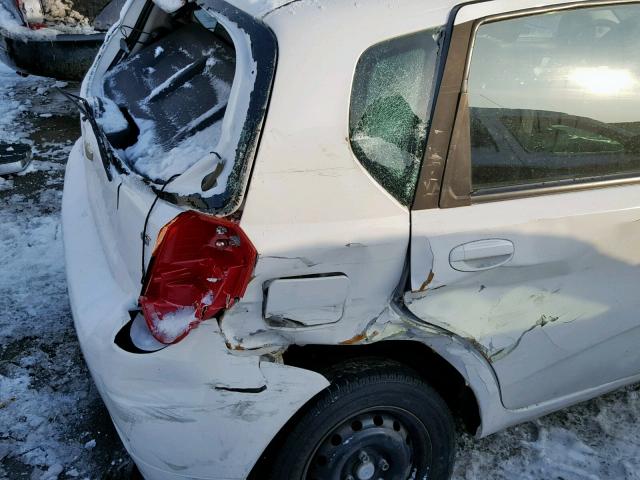 KL1TD6DE3BB125079 - 2011 CHEVROLET AVEO LS WHITE photo 9