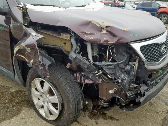 5XYKT4A15BG133686 - 2011 KIA SORENTO BA BURGUNDY photo 9