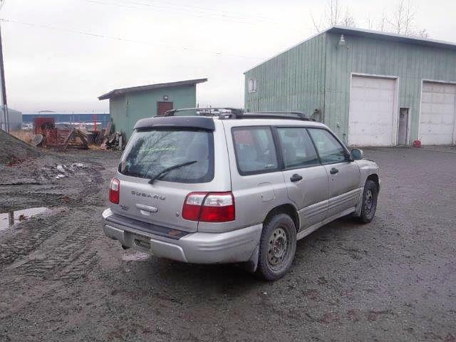 JF1SF65601H756024 - 2001 SUBARU FORESTER S SILVER photo 4