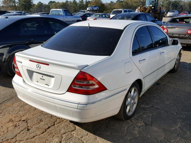 WDBRF61J33F305668 - 2003 MERCEDES-BENZ C 240 WHITE photo 4