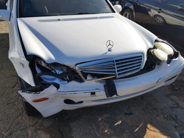 WDBRF61J33F305668 - 2003 MERCEDES-BENZ C 240 WHITE photo 9