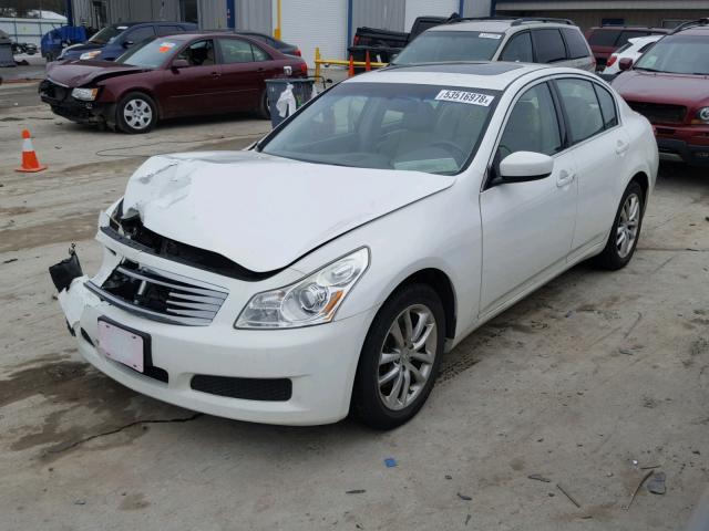 JNKCV61FX9M362684 - 2009 INFINITI G37 WHITE photo 2