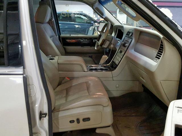 5LMFU28568LJ17658 - 2008 LINCOLN NAVIGATOR 白色 照片 5