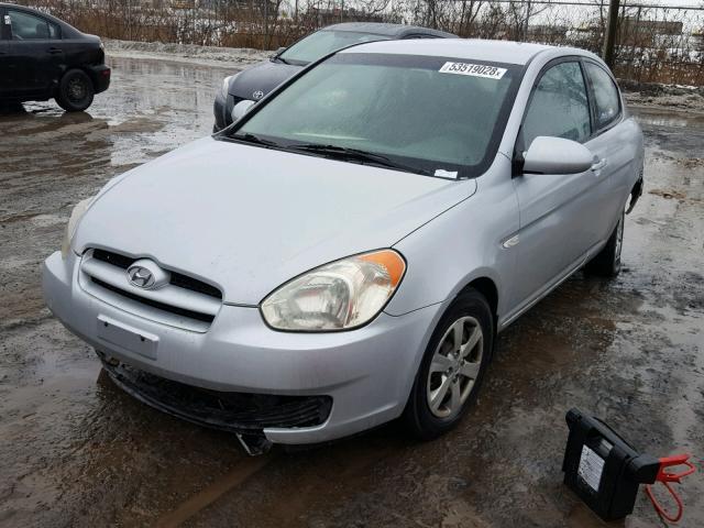 KMHCN35C18U095803 - 2008 HYUNDAI ACCENT BAS SILVER photo 2