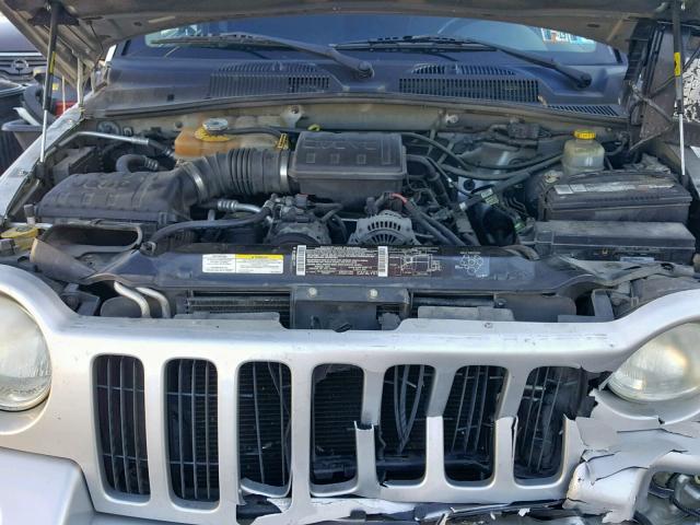 1J8GL58K52W308525 - 2002 JEEP LIBERTY LI SILVER photo 7