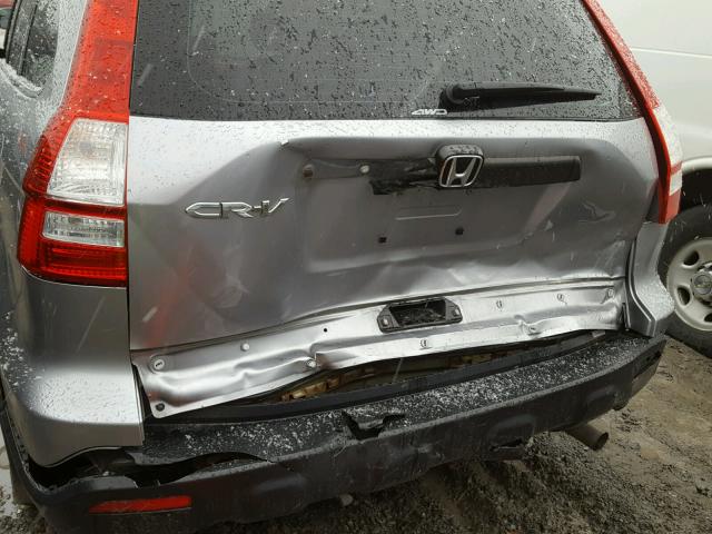 5J6RE48388L814335 - 2008 HONDA CR-V LX SILVER photo 9