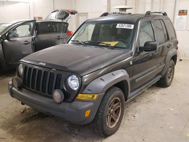 1J4GL38K56W139828 - 2006 JEEP LIBERTY RE GRAY photo 2