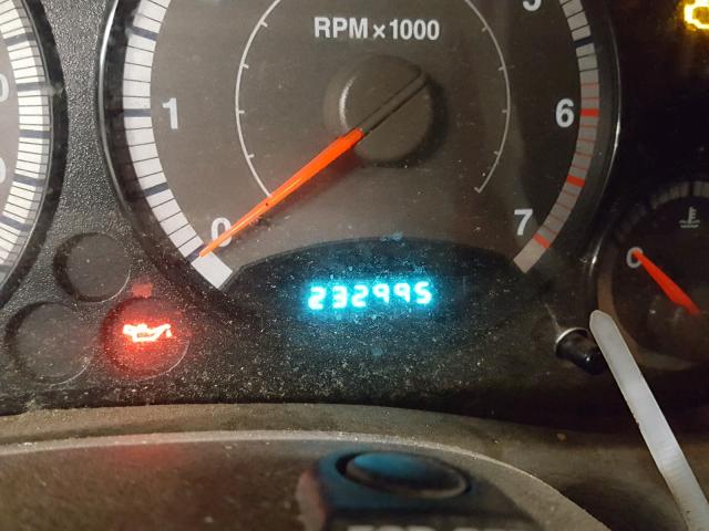 1J4GL38K56W139828 - 2006 JEEP LIBERTY RE GRAY photo 8