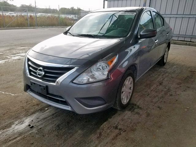 3N1CN7AP3JL811964 - 2018 NISSAN VERSA S GRAY photo 2