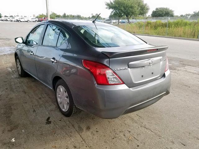 3N1CN7AP3JL811964 - 2018 NISSAN VERSA S GRAY photo 3