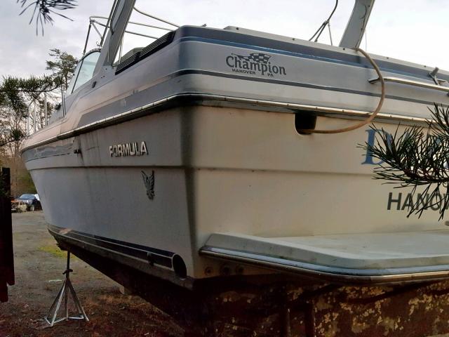 TNRM6528A888 - 1988 FORM BOAT TWO TONE photo 3