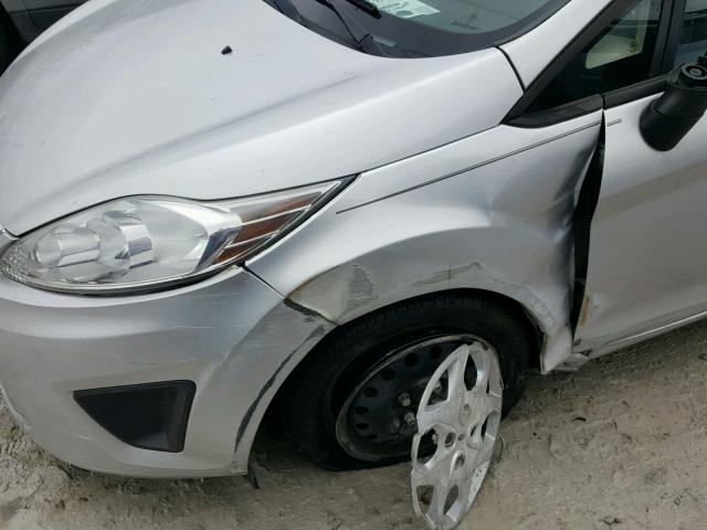 3FADP4BJ5CM215651 - 2012 FORD FIESTA SE SILVER photo 9