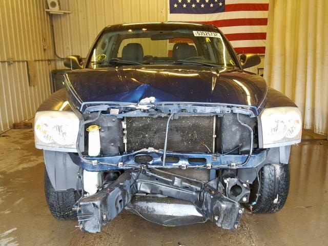 1D7HW48N05S127096 - 2005 DODGE DAKOTA QUA BLUE photo 9