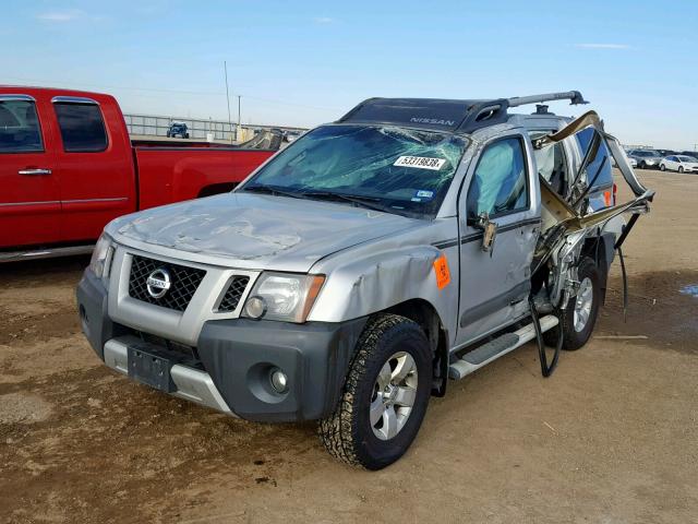 5N1AN0NW5DN814085 - 2013 NISSAN XTERRA X SILVER photo 2