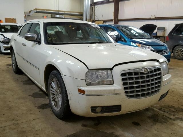 2C3CA5CVXAH116578 - 2010 CHRYSLER 300 TOURIN WHITE photo 1