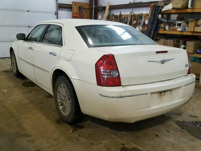 2C3CA5CVXAH116578 - 2010 CHRYSLER 300 TOURIN WHITE photo 3