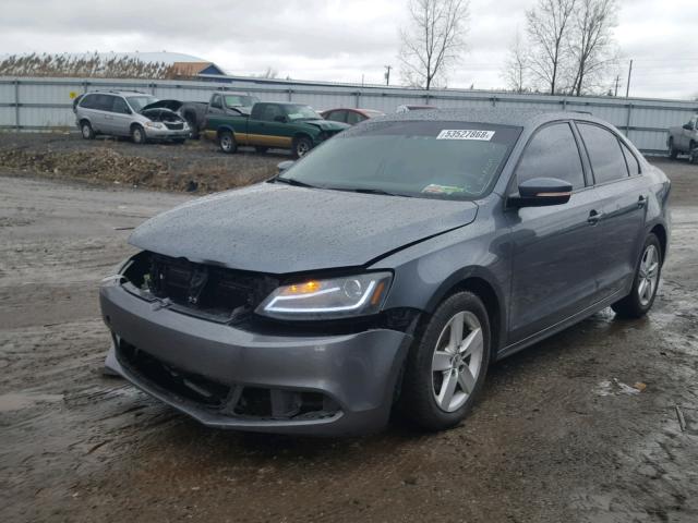 3VW3L7AJ9BM076981 - 2011 VOLKSWAGEN JETTA TDI GRAY photo 2