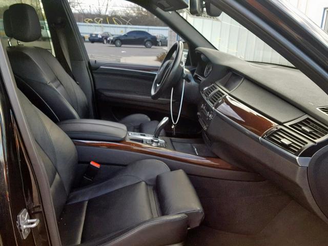 5UXZV8C53CL423610 - 2012 BMW X5 XDRIVE5 BLACK photo 5