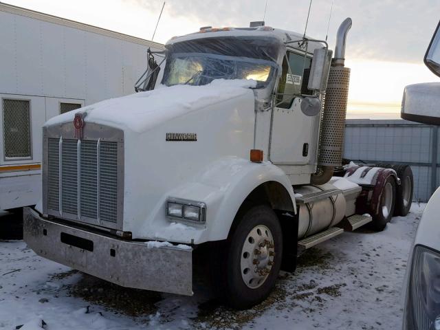 1XKDDB9X64J971431 - 2004 KENWORTH CONSTRUCTI WHITE photo 2